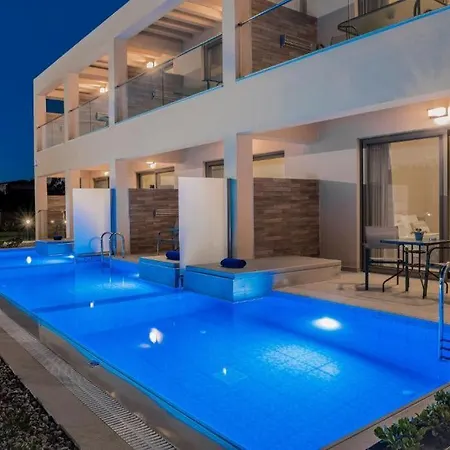 Mystique Luxury & Maisonettes Ξενοδοχείο με διαμερίσματα