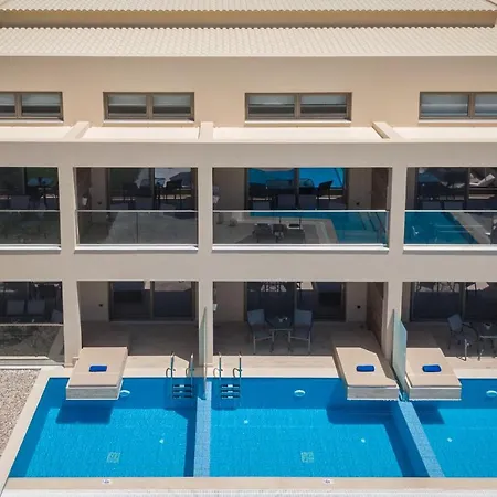 Ξενοδοχείο με διαμερίσματα Mystique Luxury & Maisonettes *